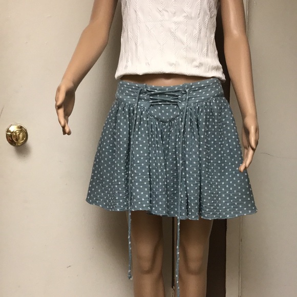Free People Dresses & Skirts - Free People Mini skirt with incorporated shorts